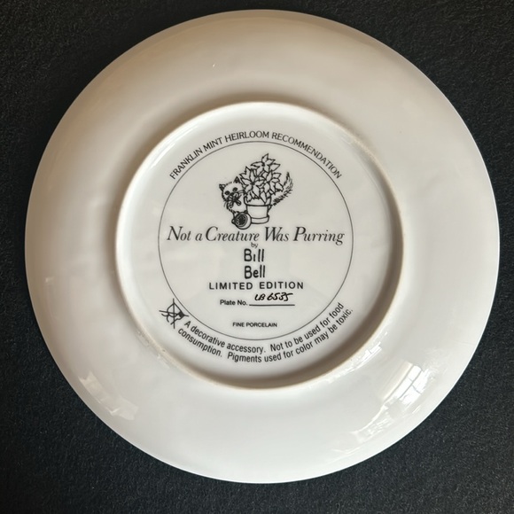 Franklin Mint Heirloom - Bill Bell Limited Edition Not a Creature Was Purring - Picture 3 of 3